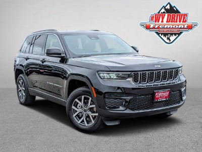 2027 Jeep Grand Cherokee LAREDO X 4X4