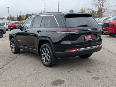 2027 Jeep Grand Cherokee LAREDO X 4X4