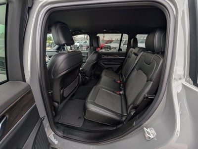 2027 Jeep Grand Cherokee LAREDO ALTITUDE 4X4