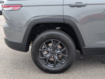 2027 Jeep Grand Cherokee LAREDO ALTITUDE 4X4