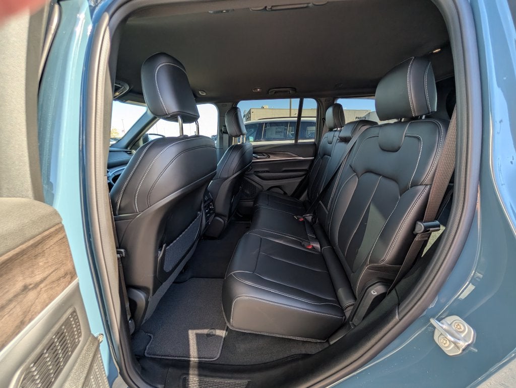 2027 Jeep Grand Cherokee LIMITED 4X4