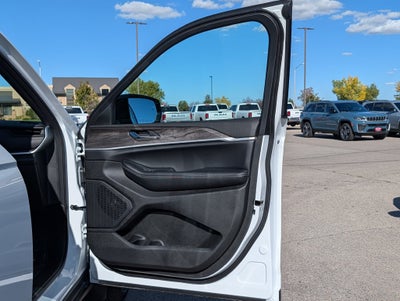 2027 Jeep Grand Cherokee LIMITED 4X4