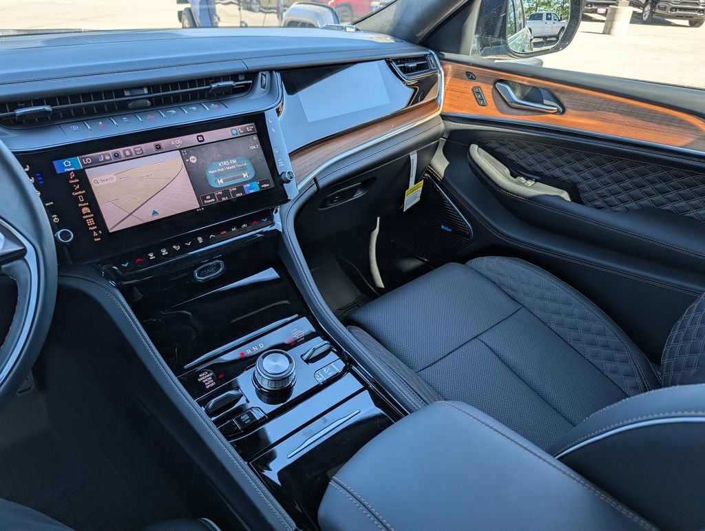 2026 Jeep Grand Cherokee Summit