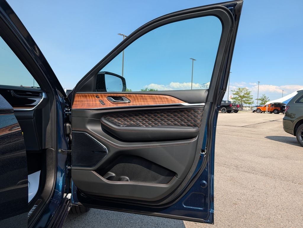 2026 Jeep Grand Cherokee Summit