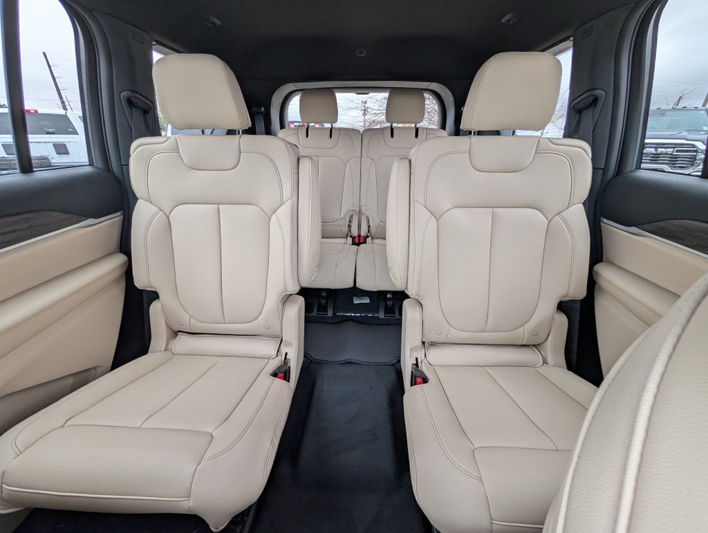 2027 Jeep Grand Cherokee L L LIMITED 4X4