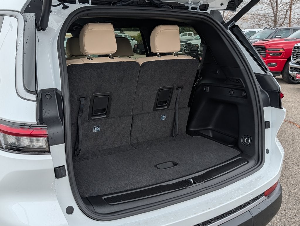 2027 Jeep Grand Cherokee L L LIMITED 4X4