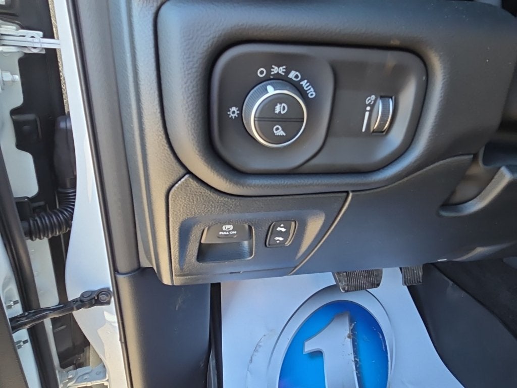 2026 RAM 1500 1500 BIG HORN CREW CAB 4X4 5'7' BOX