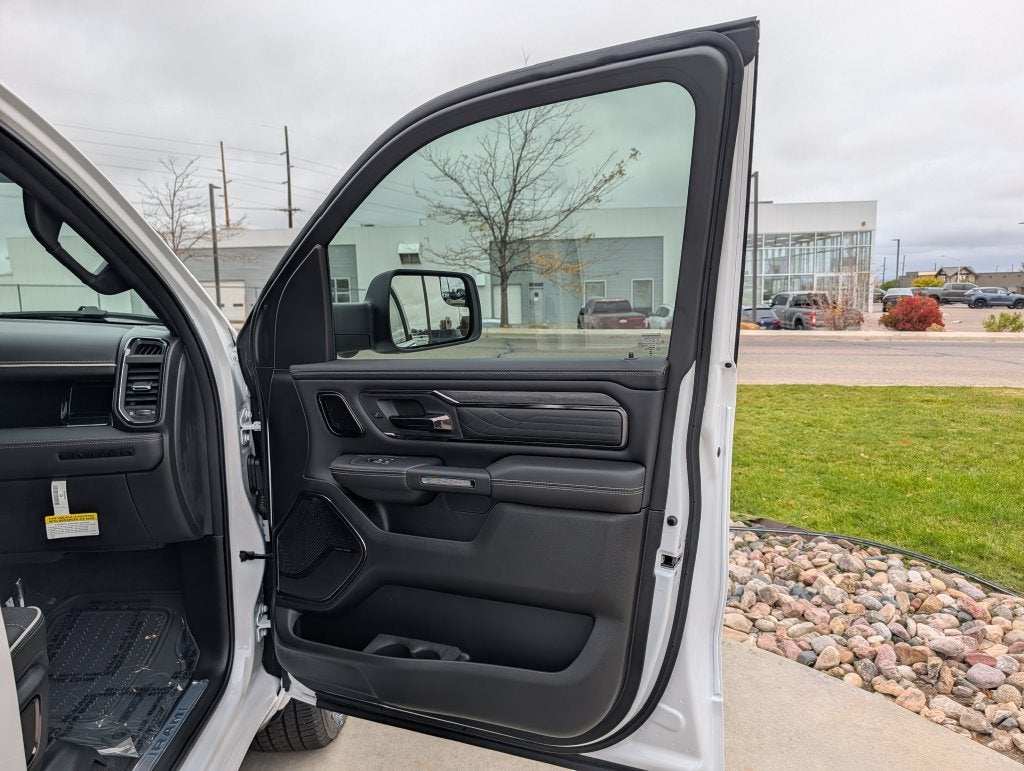 2027 RAM 1500 1500 LIMITED CREW CAB 4X4 5'7' BOX