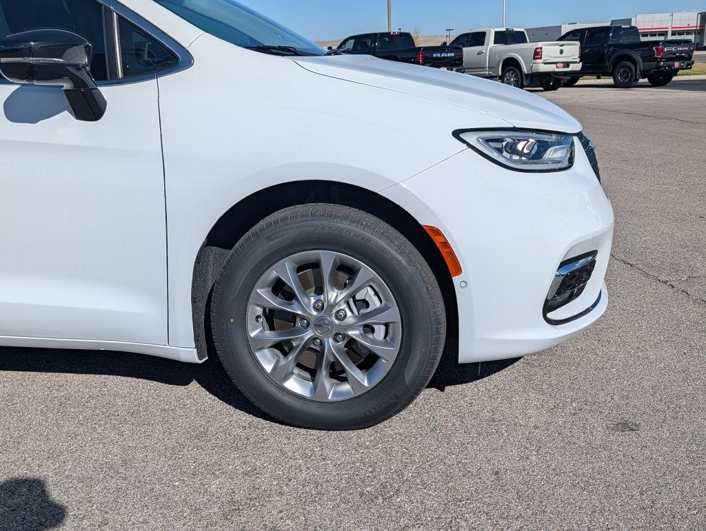 2024 Chrysler Pacifica Touring L AWD