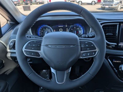 2027 Chrysler Pacifica Select AWD