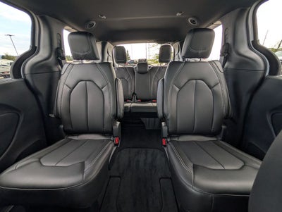 2027 Chrysler Pacifica Select AWD