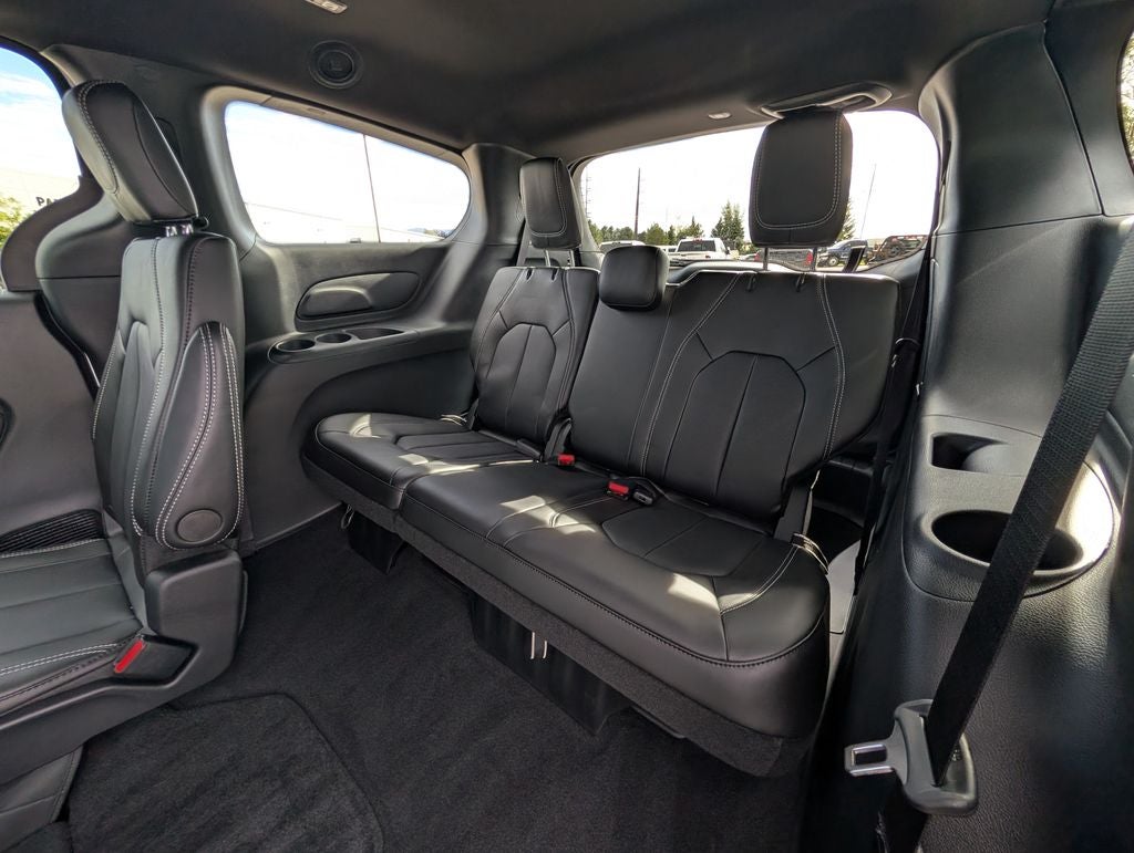 2027 Chrysler Pacifica Select AWD