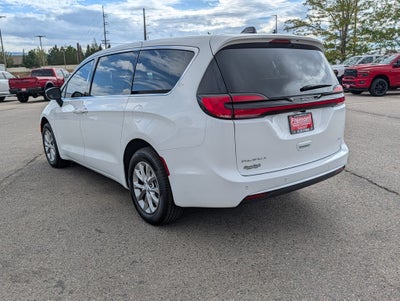 2027 Chrysler Pacifica Select AWD