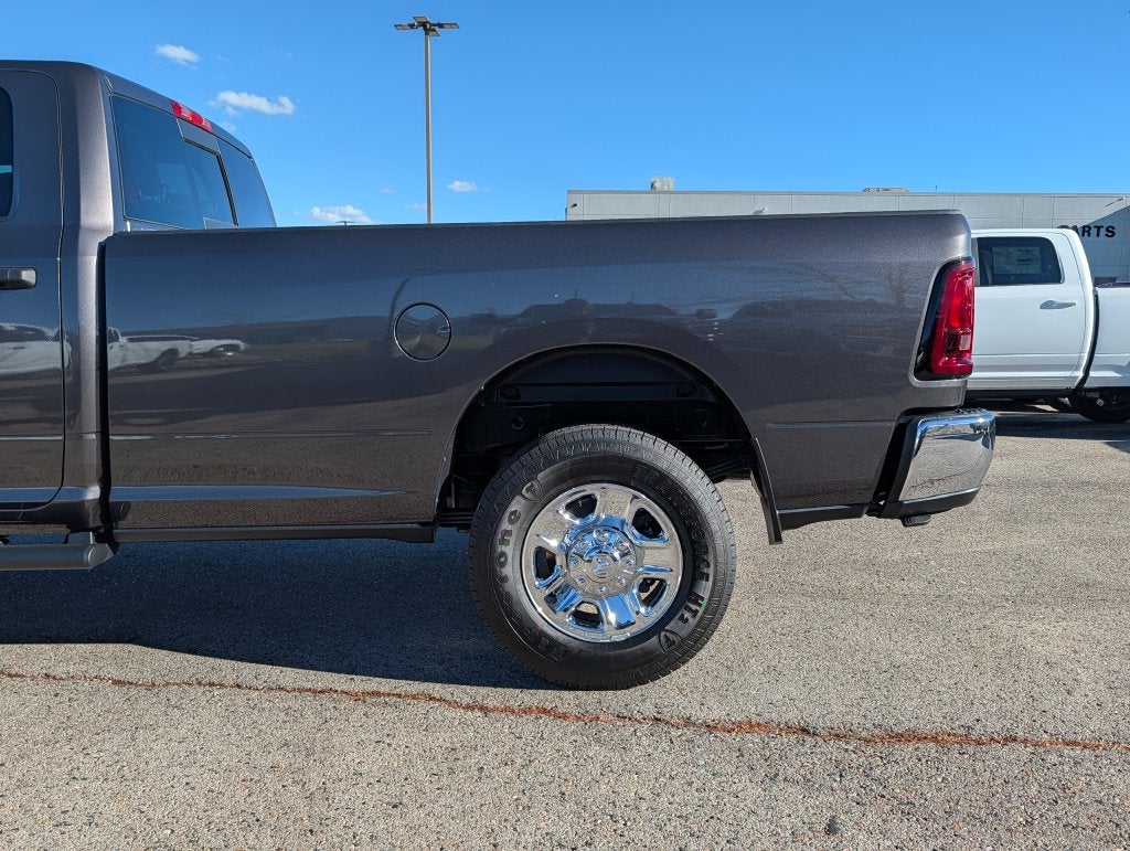 2027 RAM 3500 RAM 3500 TRADESMAN CREW CAB 4X4 8' BOX