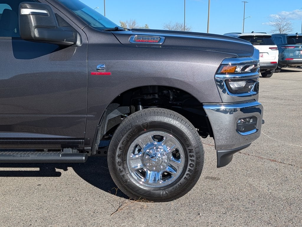 2027 RAM 3500 RAM 3500 TRADESMAN CREW CAB 4X4 8' BOX