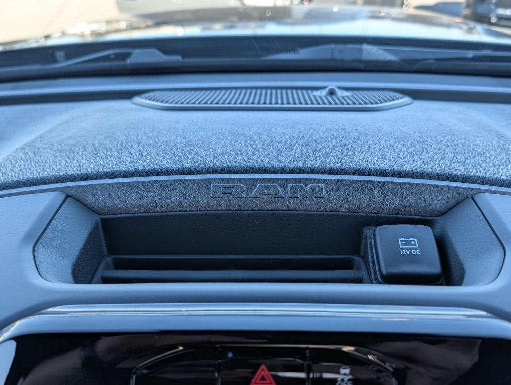2027 RAM 3500 RAM 3500 TRADESMAN CREW CAB 4X4 8' BOX