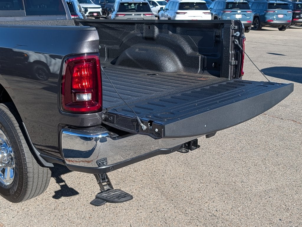 2027 RAM 3500 RAM 3500 TRADESMAN CREW CAB 4X4 8' BOX