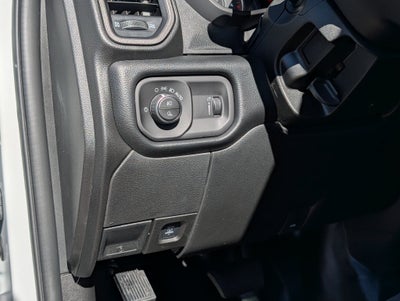 2027 RAM 3500 3500 TRADESMAN CREW CAB 4X4 8' BOX