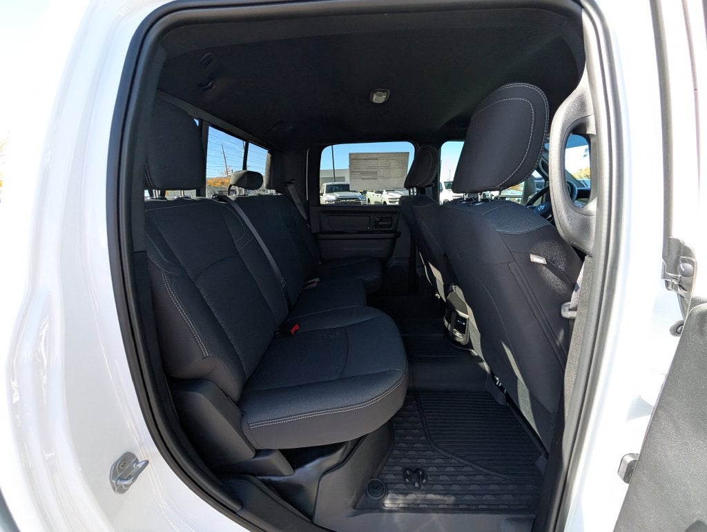 2027 RAM 3500 3500 TRADESMAN CREW CAB 4X4 8' BOX