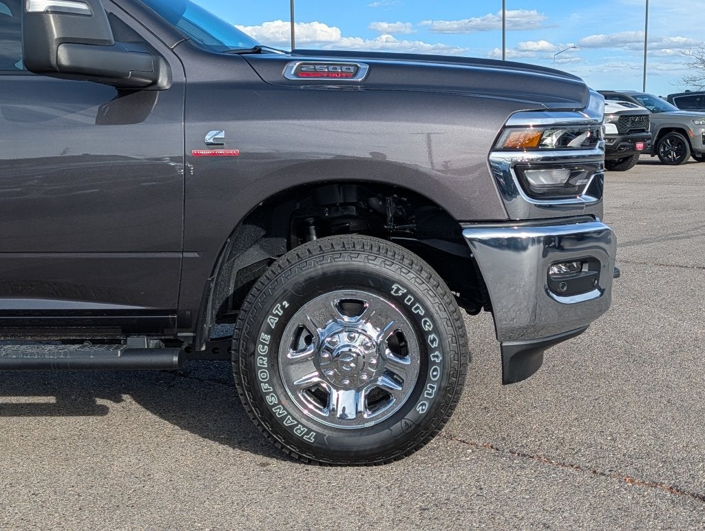 2027 RAM 2500 RAM 2500 TRADESMAN CREW CAB 4X4 6'4' BOX