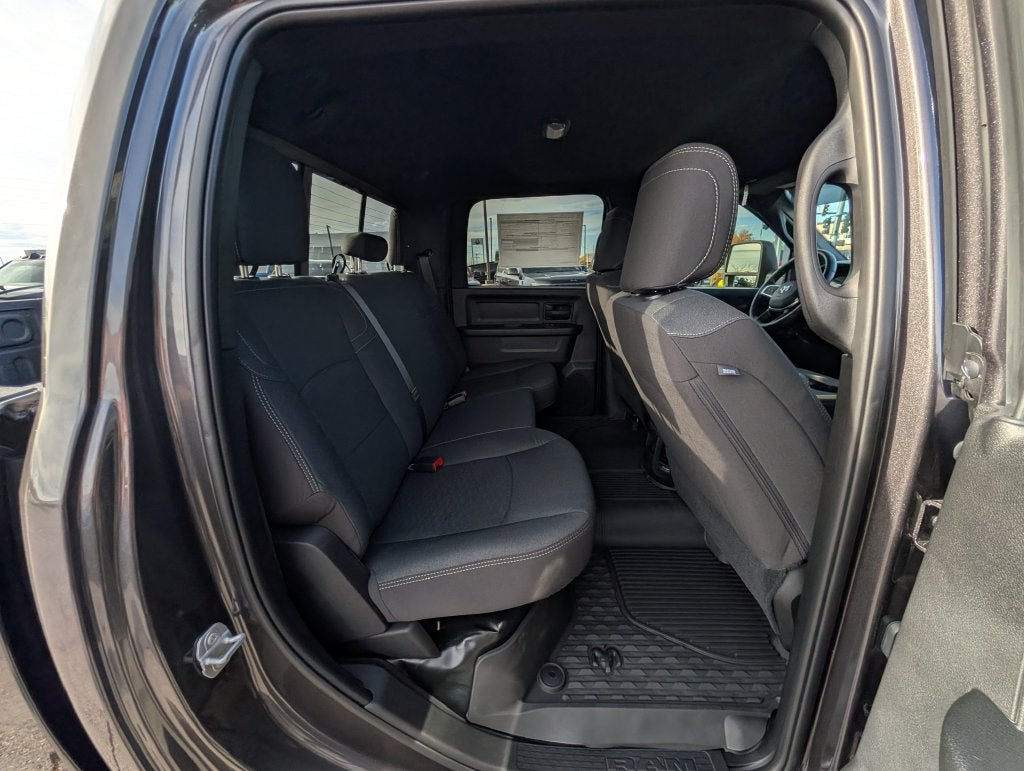 2027 RAM 2500 RAM 2500 TRADESMAN CREW CAB 4X4 6'4' BOX