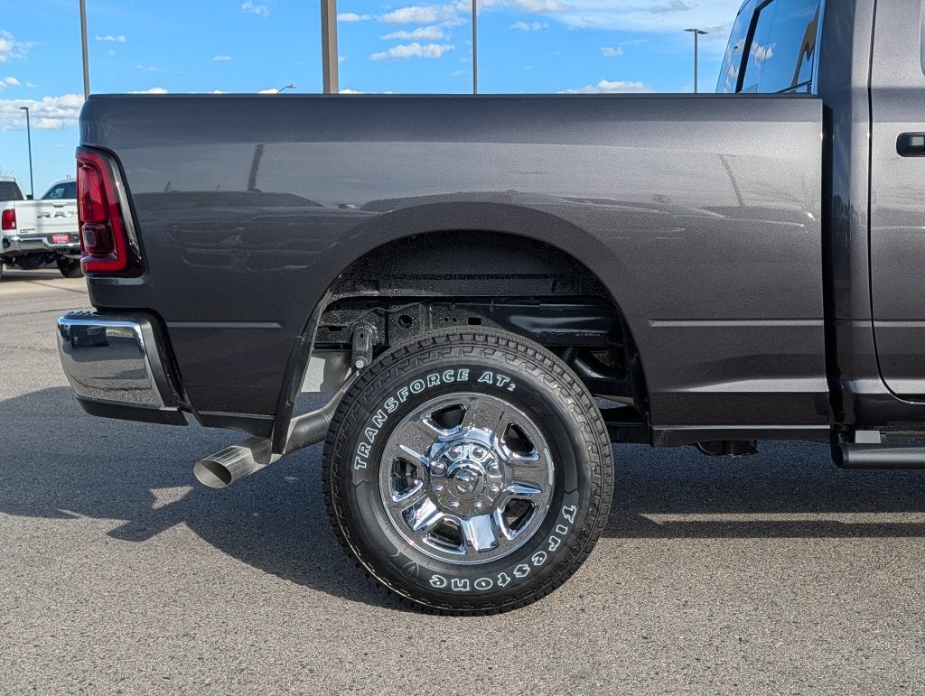 2027 RAM 2500 RAM 2500 TRADESMAN CREW CAB 4X4 6'4' BOX