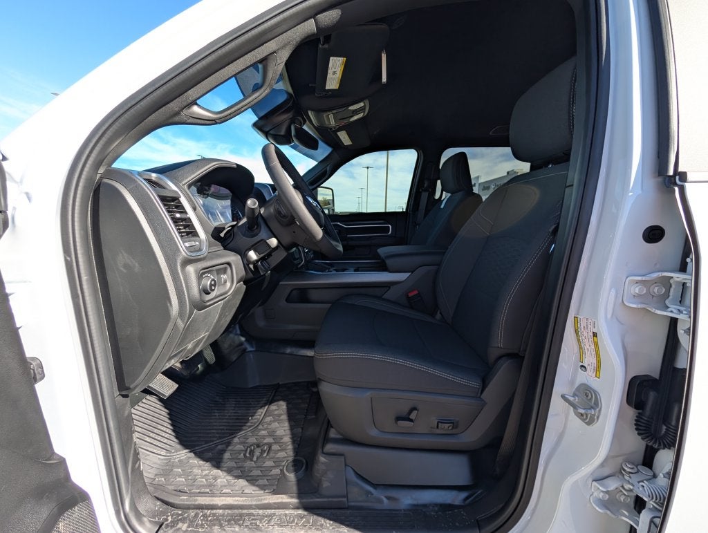 2027 RAM 3500 3500 BIG HORN CREW CAB 4X4 8' BOX