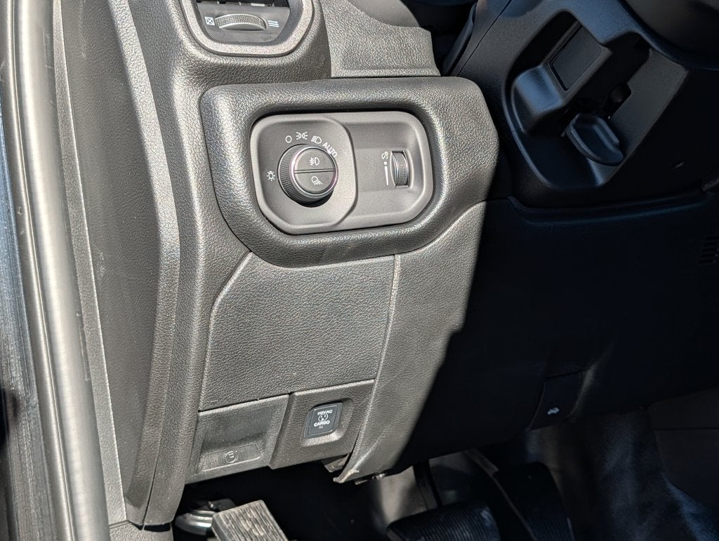 2027 RAM 2500 2500 TRADESMAN CREW CAB 4X4 6'4' BOX