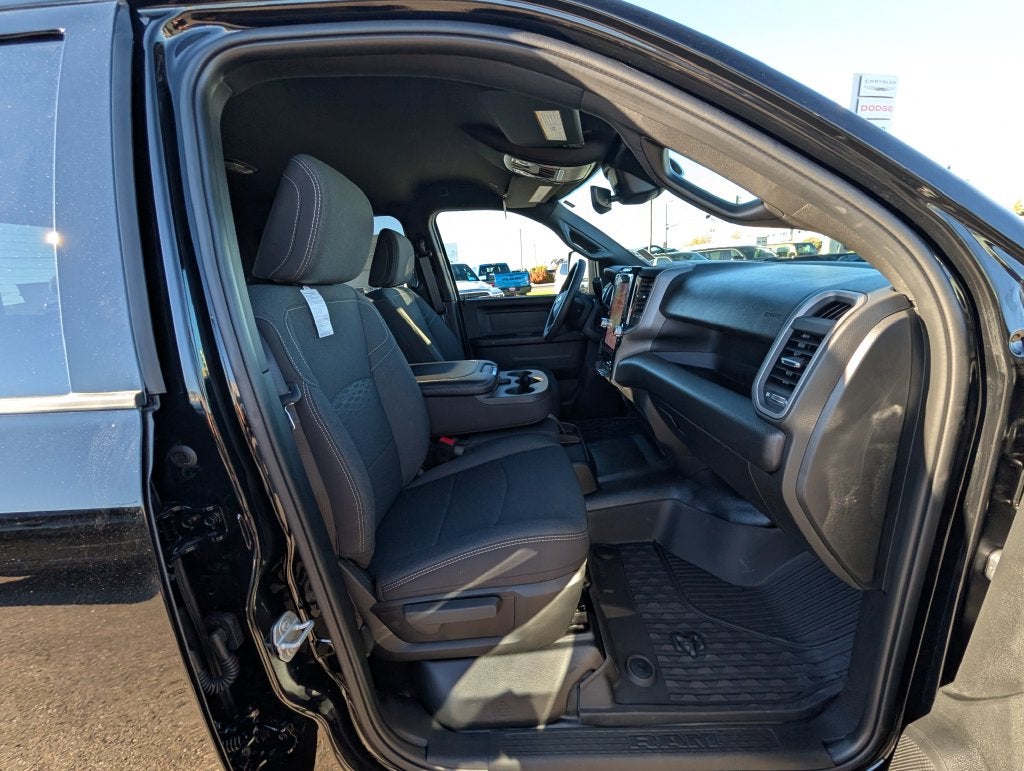 2027 RAM 2500 2500 TRADESMAN CREW CAB 4X4 6'4' BOX