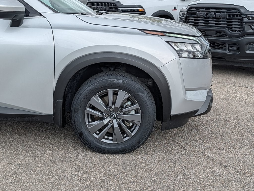 2025 Nissan Pathfinder SV 4WD