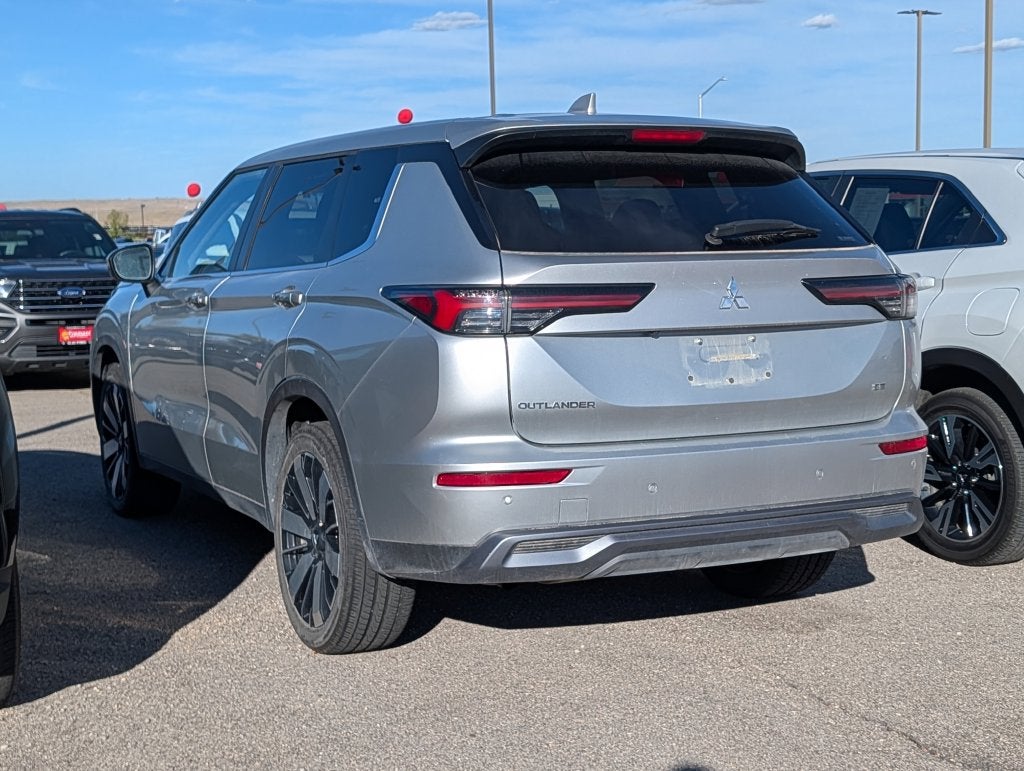 2025 Mitsubishi Outlander SE