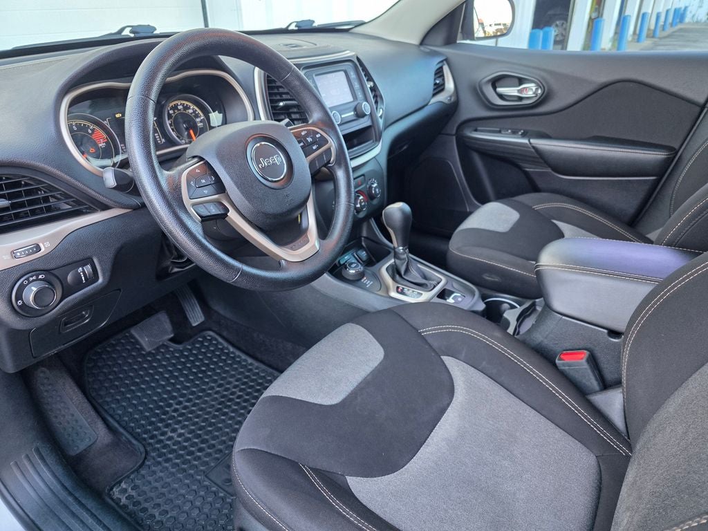2016 Jeep Cherokee Sport