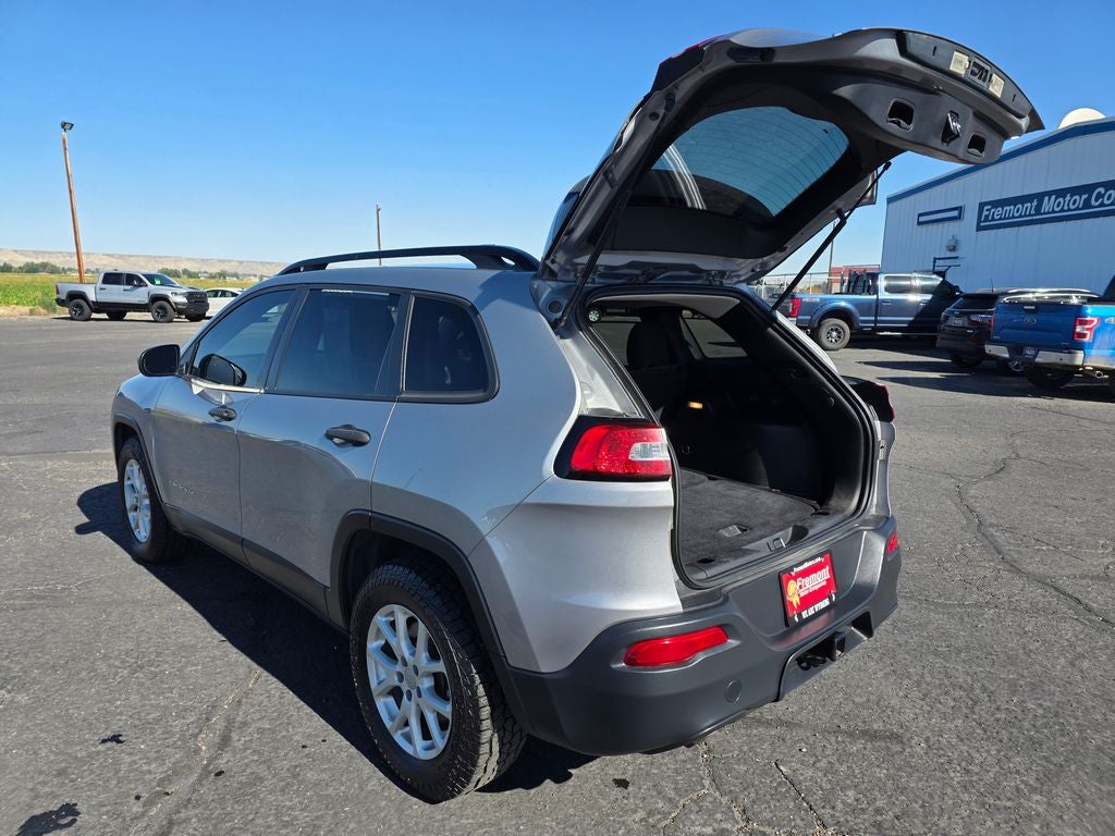 2016 Jeep Cherokee Sport