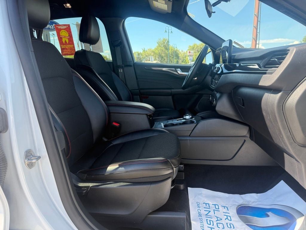 2025 Ford Escape ST-Line Select