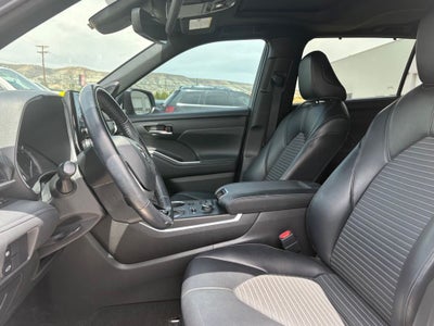 2022 Toyota Highlander XSE