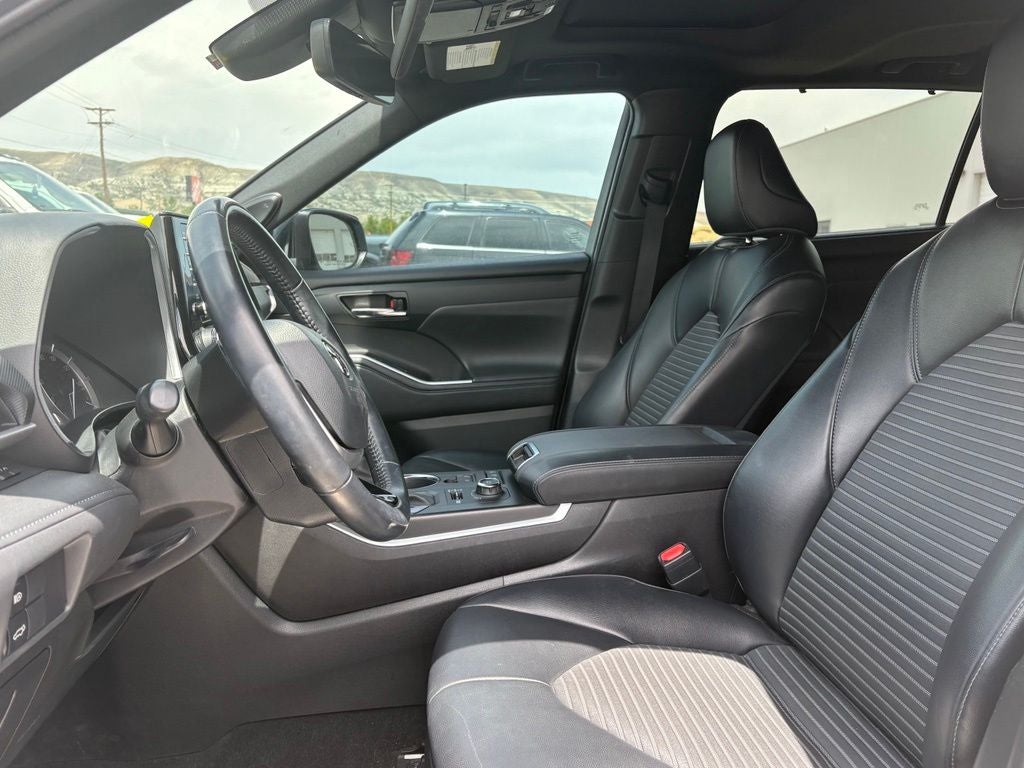 2022 Toyota Highlander XSE