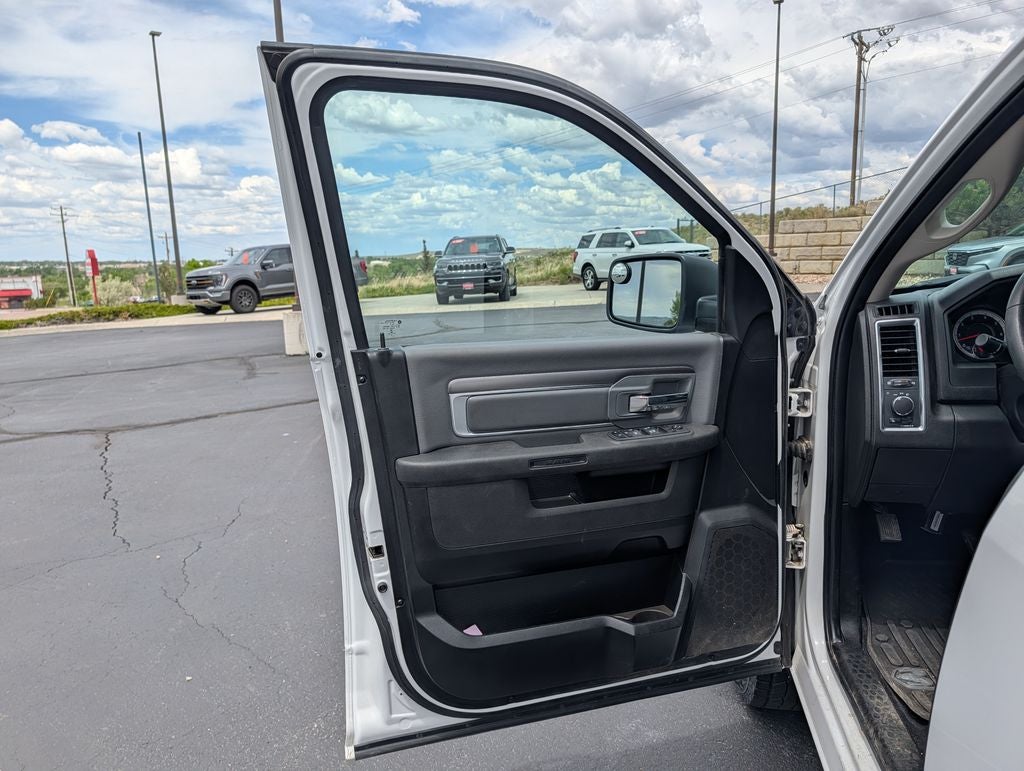 2022 RAM 1500 Classic SLT 4X4