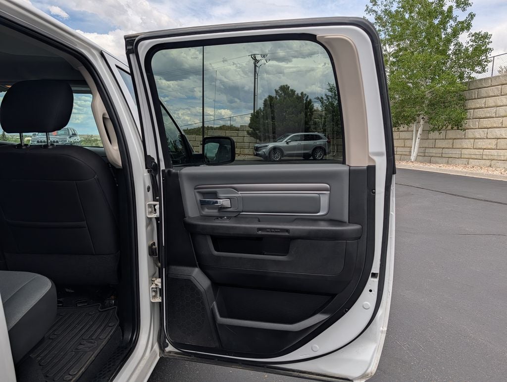 2022 RAM 1500 Classic SLT 4X4