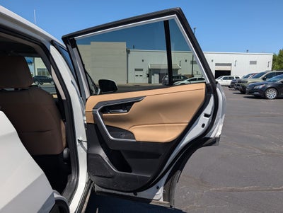 2025 Toyota RAV4 XLE AWD