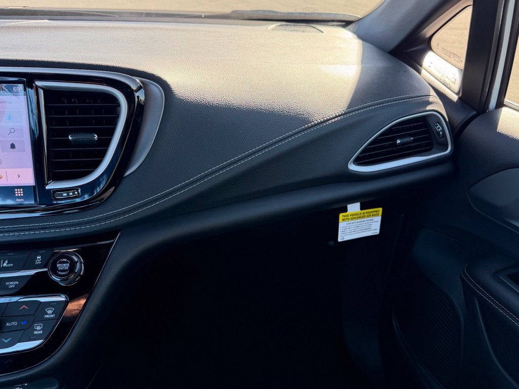 2027 Chrysler Pacifica PACIFICA SELECT AWD