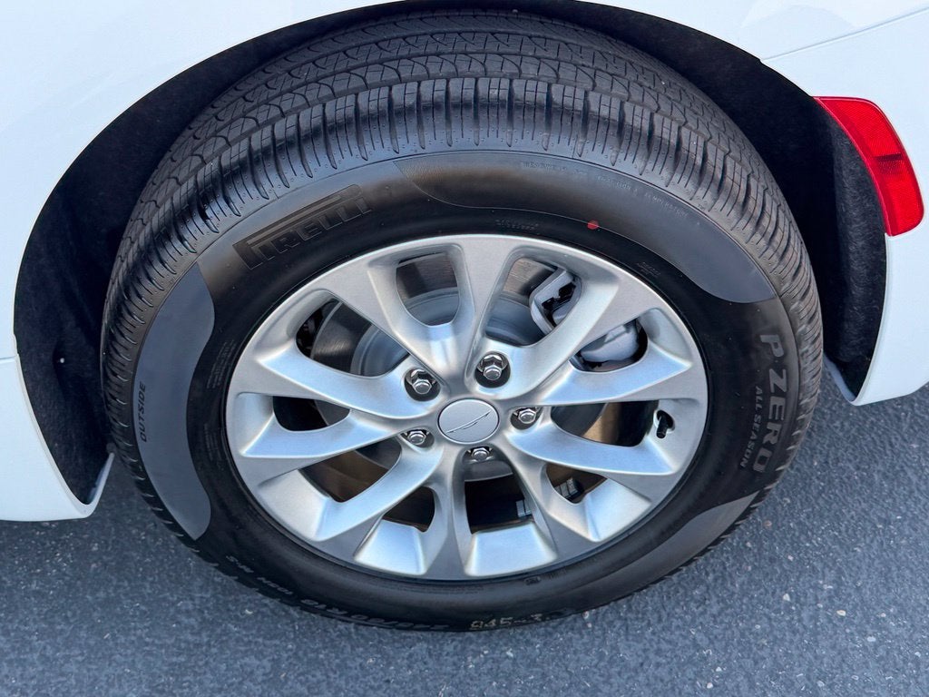 2027 Chrysler Pacifica PACIFICA SELECT AWD