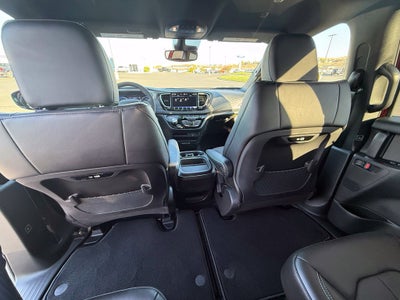 2027 Chrysler Pacifica PACIFICA SELECT AWD