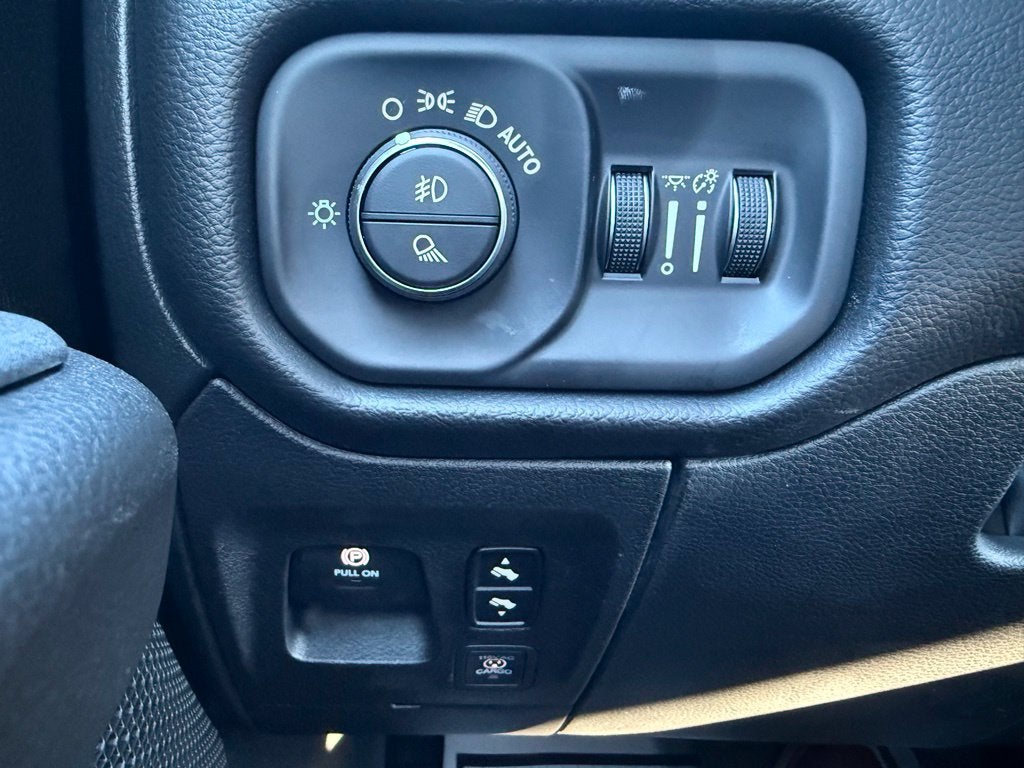 2027 RAM 1500 1500 BIG HORN CREW CAB 4X4 5'7' BOX