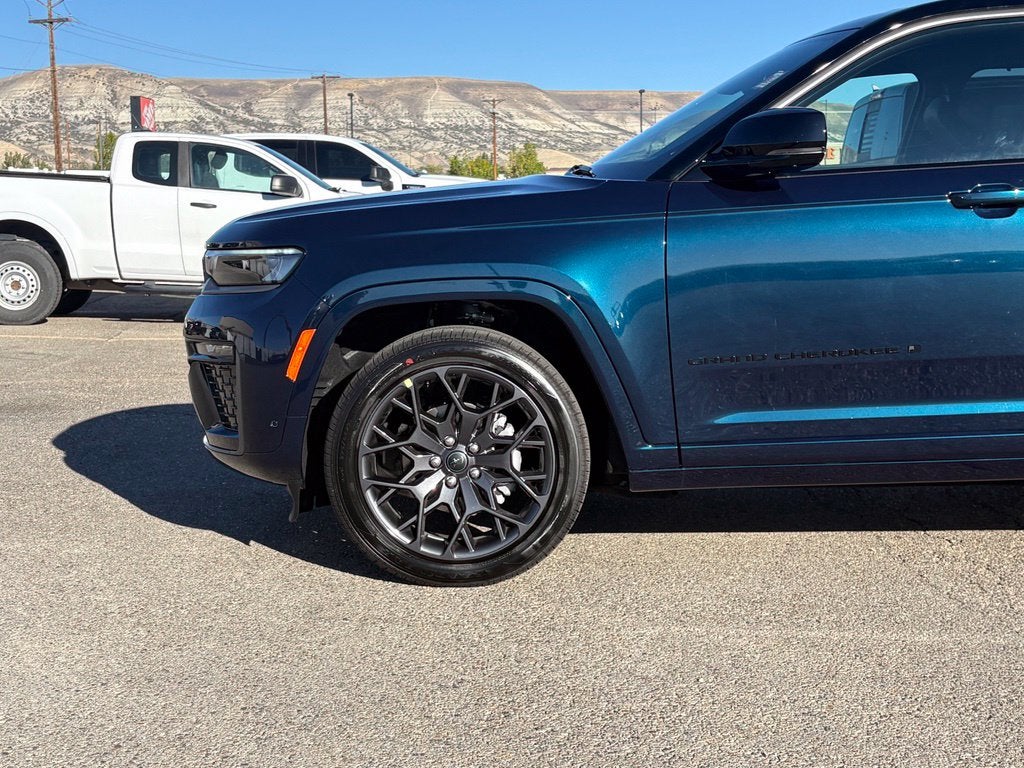 2027 Jeep Grand Cherokee Summit