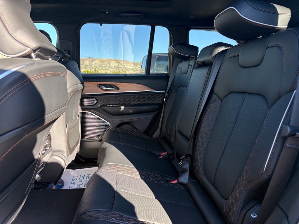 2027 Jeep Grand Cherokee Summit