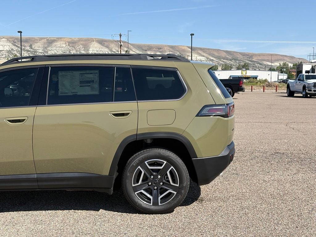 2026 Jeep Cherokee Laredo