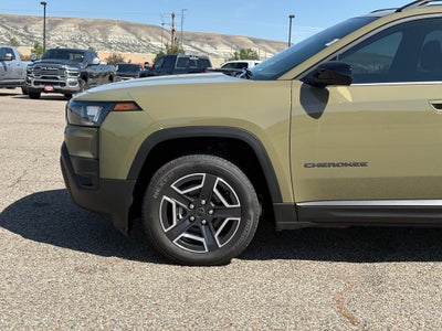 2026 Jeep Cherokee Laredo
