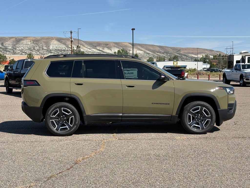 2026 Jeep Cherokee Laredo