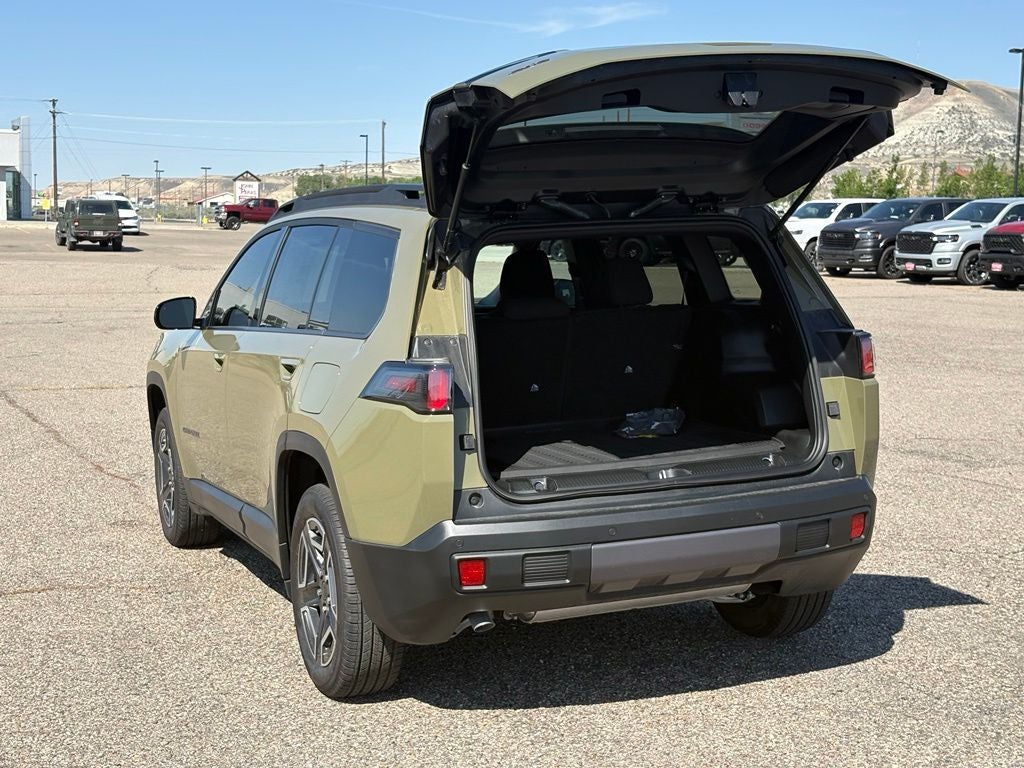 2026 Jeep Cherokee Laredo