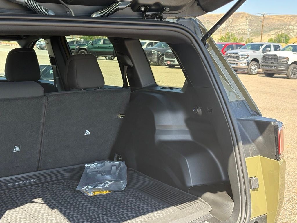 2026 Jeep Cherokee Laredo